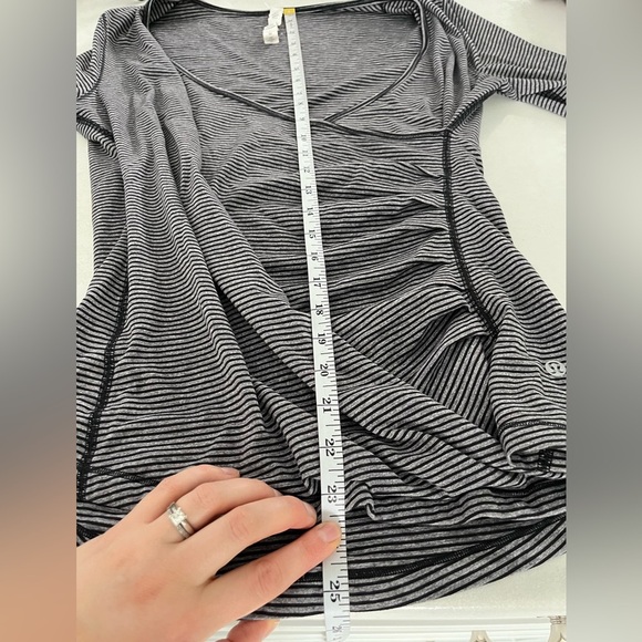 Lululemon/ Striped Sunset Salutation/ Black & grey/ Size US 10 - Picture 11 of 13